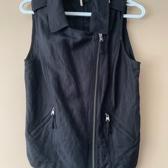 Temperance Light Black Vest - Small - Picture 2 of 8